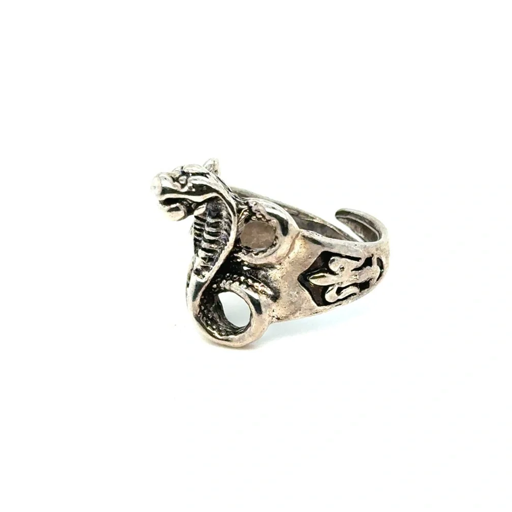 Cobra Ring‎